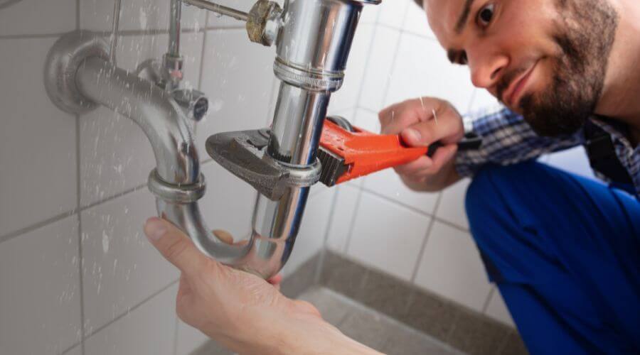 Expert burst pipe repair services in Fleetville, PA